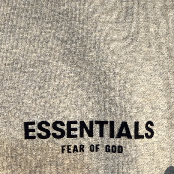 ESSENTIALS Sweatshirt - Picture 8 of 13